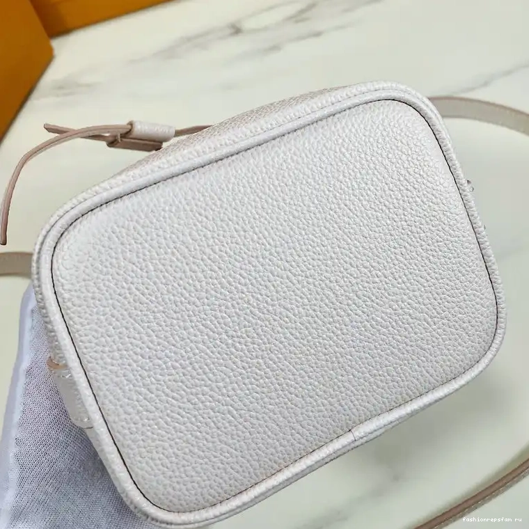Fashionrep Bag 2207DJ0016 LV 0820